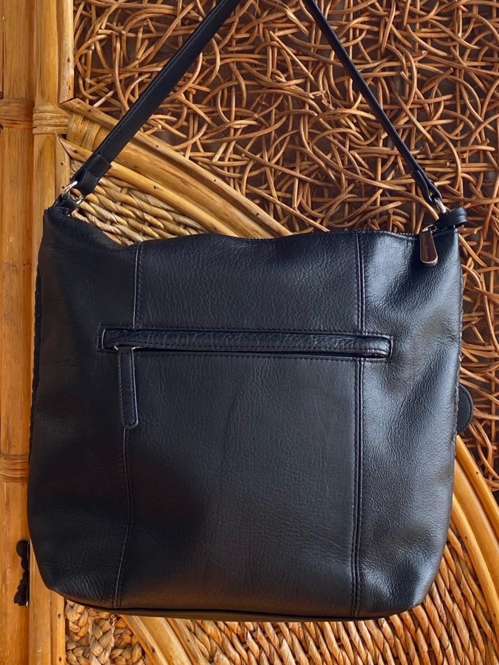 Tommy Bahama Classic Black Leather Shoulder Bag Timeless Everyday Style - Picture 6 of 11